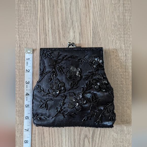 Beaded floral black handbag - Picture 11 of 13